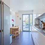 Ldapartments - Spacious Haven W/lift&garage