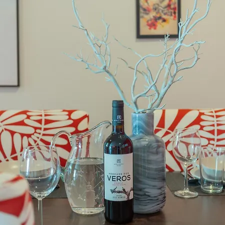 Ldapartments - Spacious Haven W/lift&garage 아파트 *