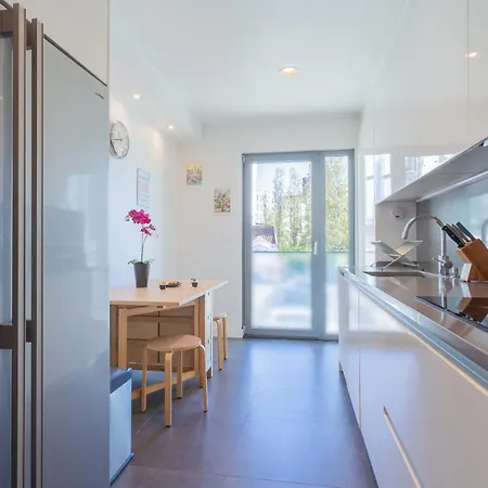 Апартаменты Ldapartments - Spacious Haven W/lift&garage