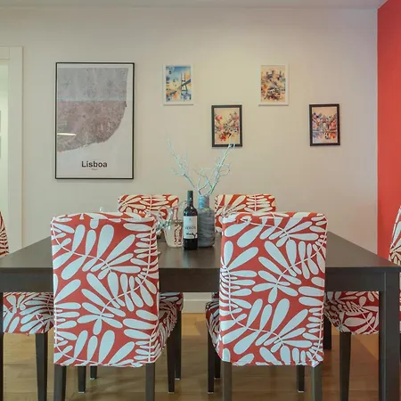 Ldapartments - Spacious Haven W/lift&garage