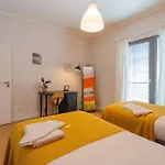 Ldapartments - Spacious Haven W/lift&garage *